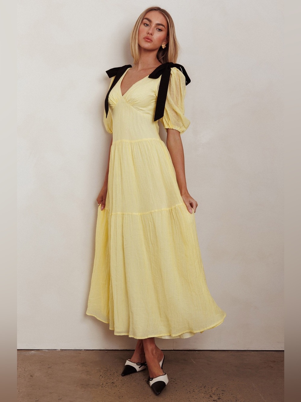 NWT Mika and Gala Butter Yellow Black Tie-Shoulder V-Neck Maxi Dress Size Large